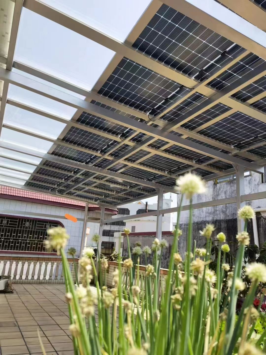 南安别墅家用屋顶太阳能发电系统安装